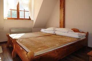 Комплексы для отдыха с коттеджами/бунгало Karczma Parchatka Parchatka Двухместный номер с 2 отдельными кроватями и собственной ванной комнатой-2